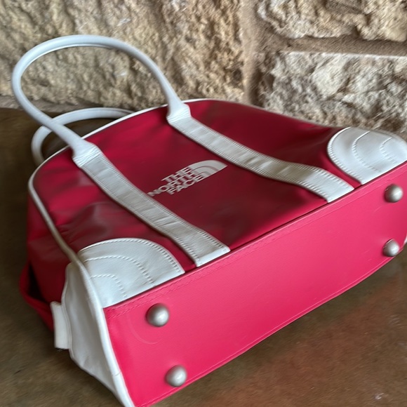 EUC North Face 2-zip / 2-handle Bowling-style Red/White Tote, body 12”w-4”d-14”h - Picture 5 of 8